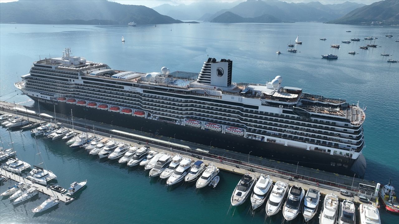 'MS Nieuw Statendam' kruvaziyeri Marmaris'e 2 bin 594 turist getirdi
