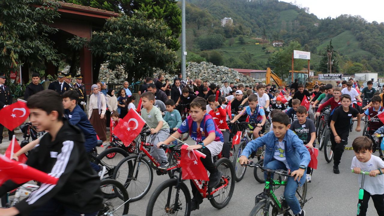 Of'ta 3. geleneksel Bisiklet Şöleni yapıldı