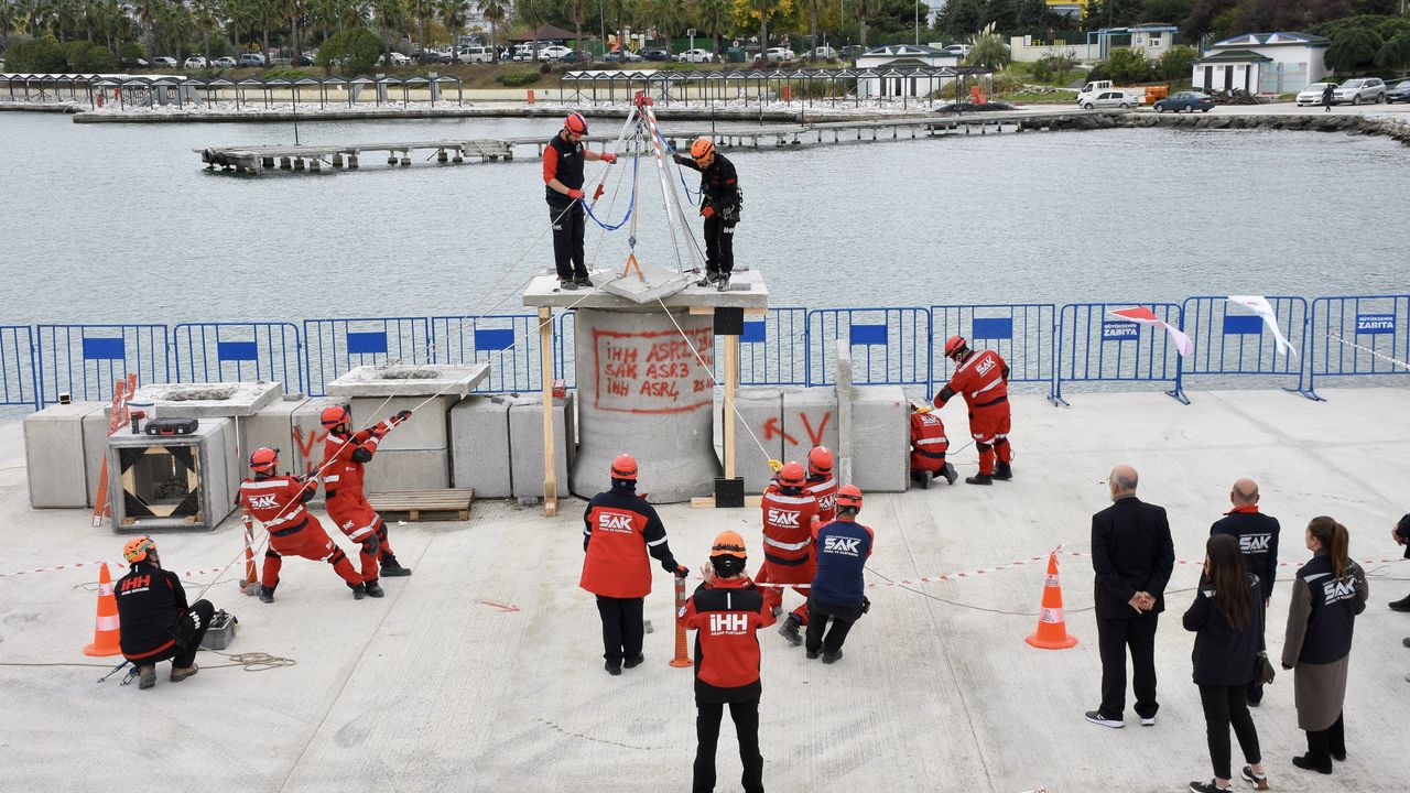 Samsun'da 7,4 büyüklüğünde deprem tatbikatı yapıldı