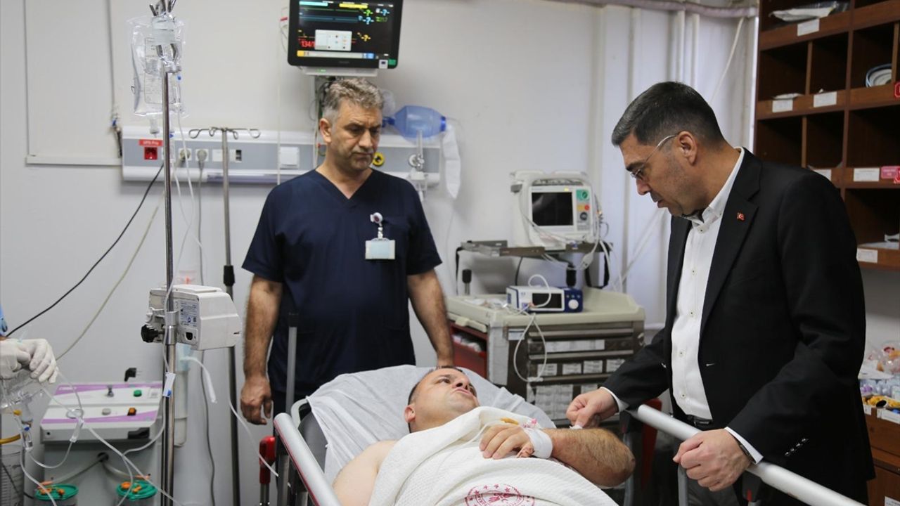 Şanlıurfa'da polis memuru bıçaklı saldırıda yaralandı