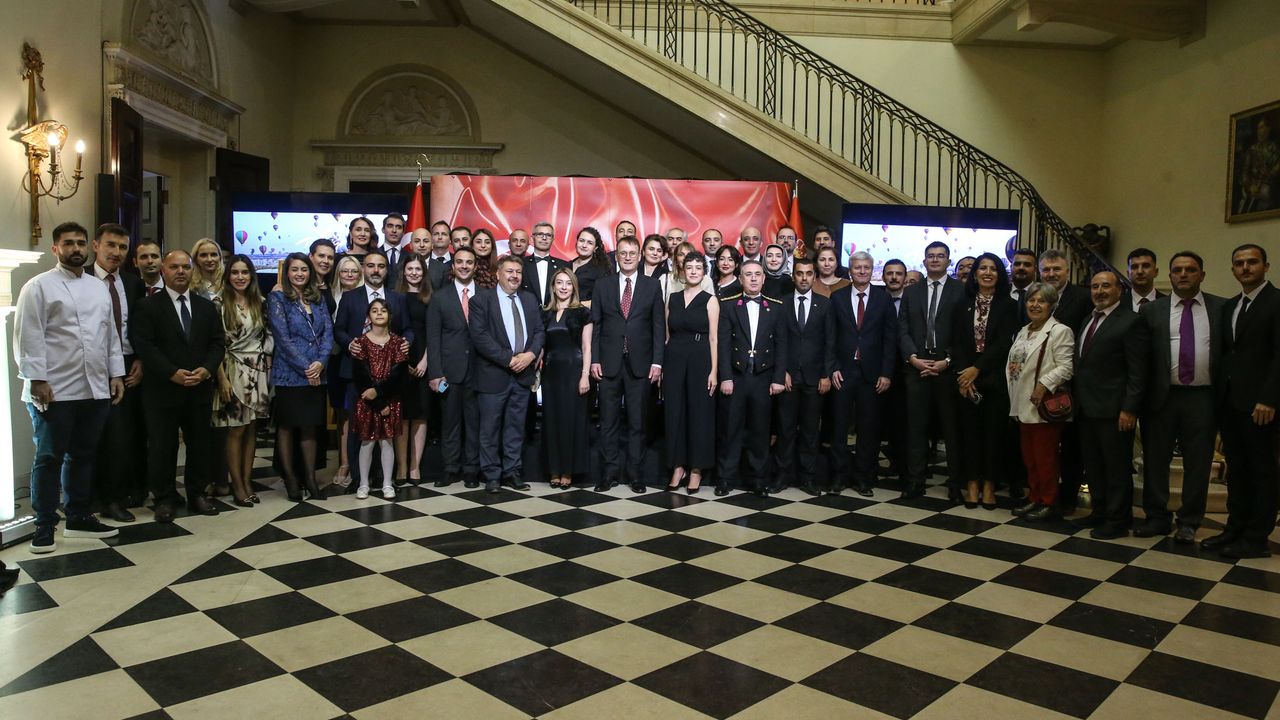 Sırbistan, Hırvatistan ve Karadağ'da Cumhuriyeti'nin 102. yılı kutlandı