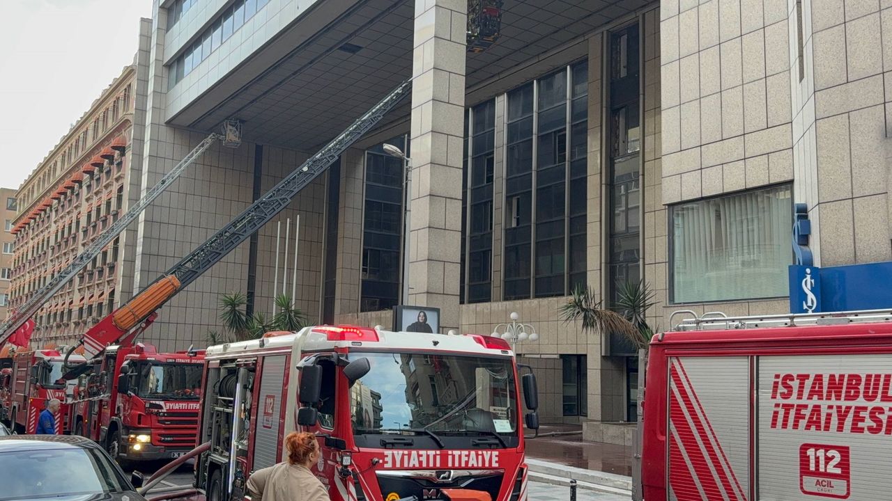 Şişli'de iş merkezinde çıkan yangın söndürüldü