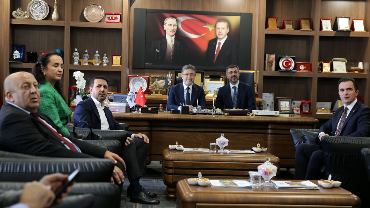 Tarım ve Orman Bakanı Yumaklı, Bitlis'te kuru fasulye hasadına katıldı:
