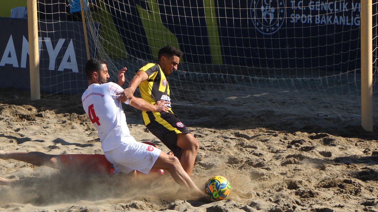 TFF Plaj Futbol Ligi Süper Finalleri, Alanya'da başladı