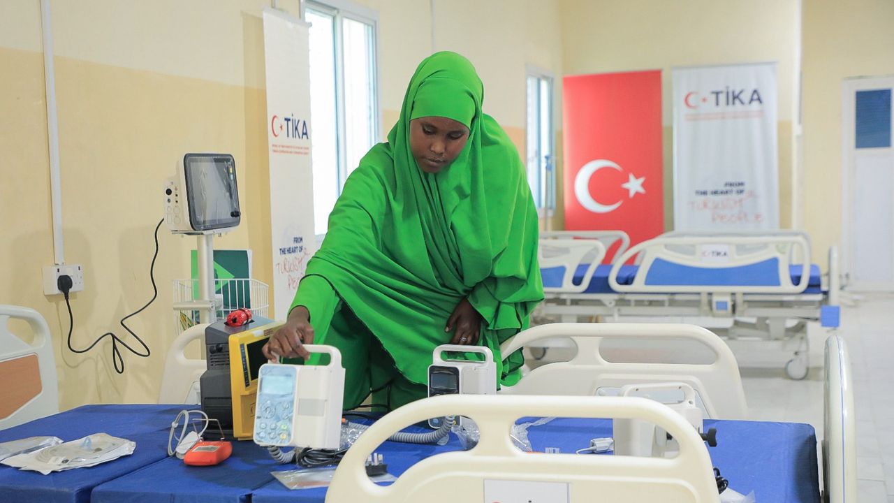 TİKA'dan Somali'deki bir hastaneye ileri teknoloji yoğun bakım desteği