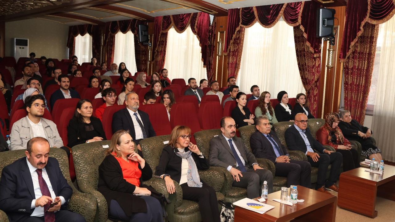 Türk Tarih Kurumunda Bosna Hersek tarihinin önemli isimlerinden Kucukalic'i anlatan belgesel gösterildi