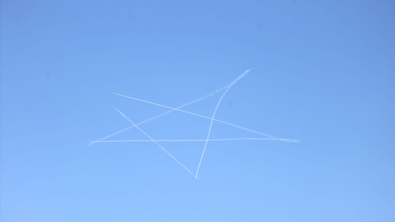 Türk Yıldızları, Kırklareli semalarında gösteri uçuşu yaptı