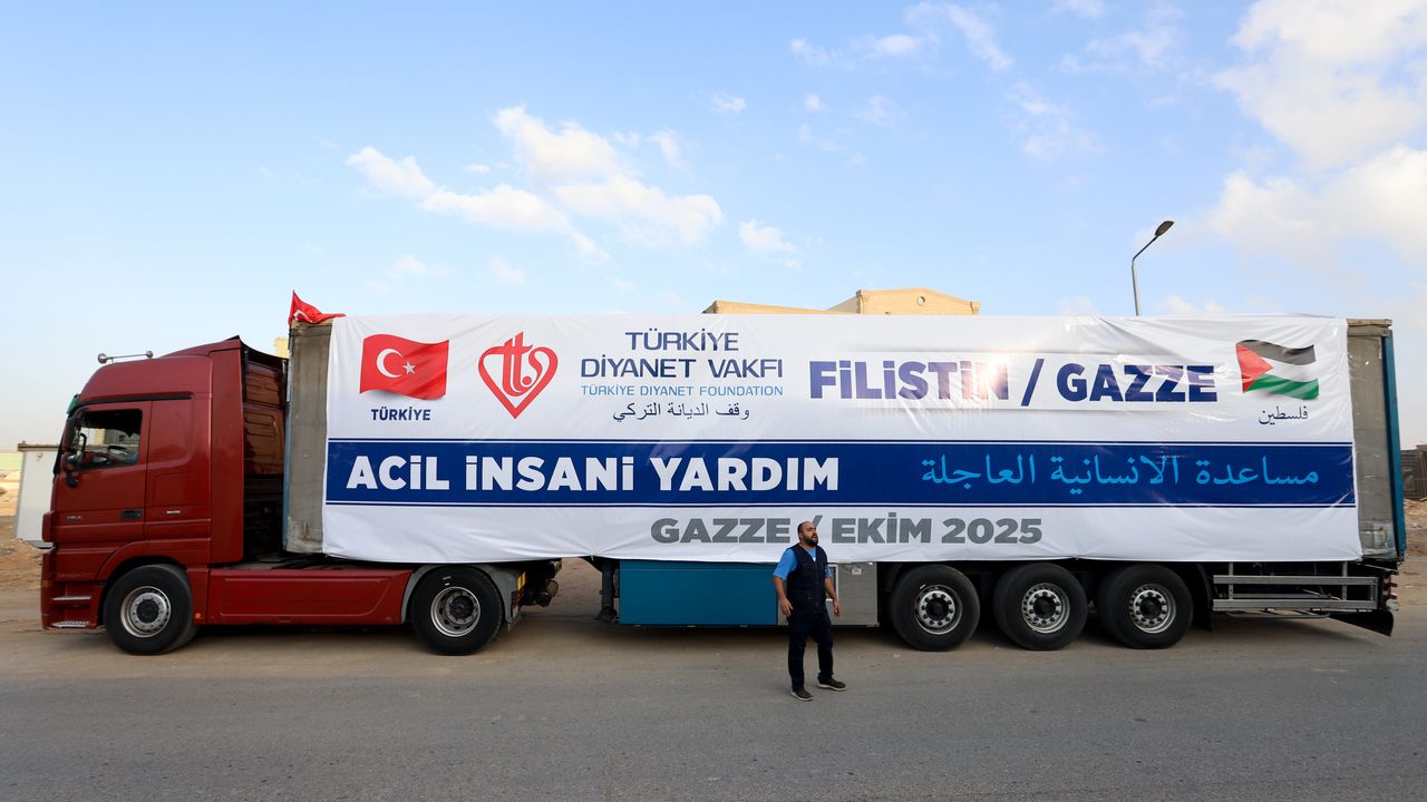 Türkiye Diyanet Vakfı, Gazze için Mısır'ın Ariş kentine 20 tır insani yardım gönderdi