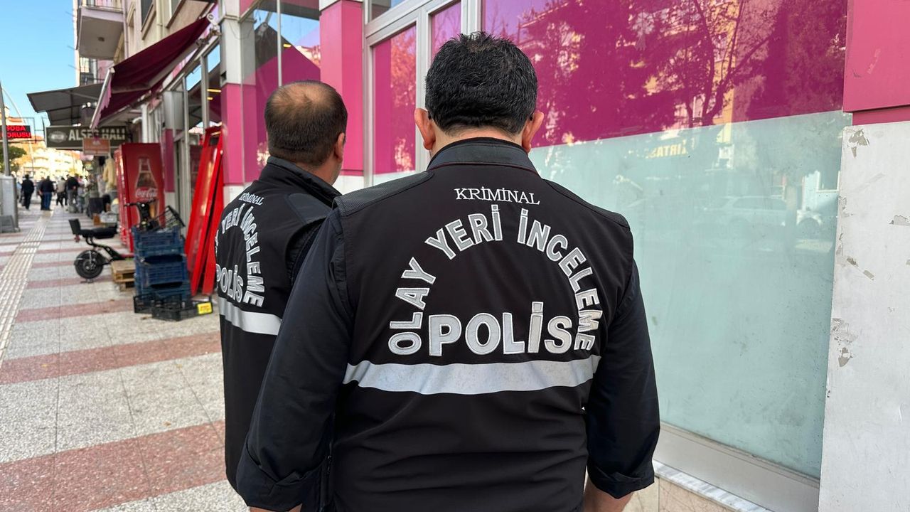 Uşak'ta bıçaklı kavgada 1 kişi ağır yaralandı