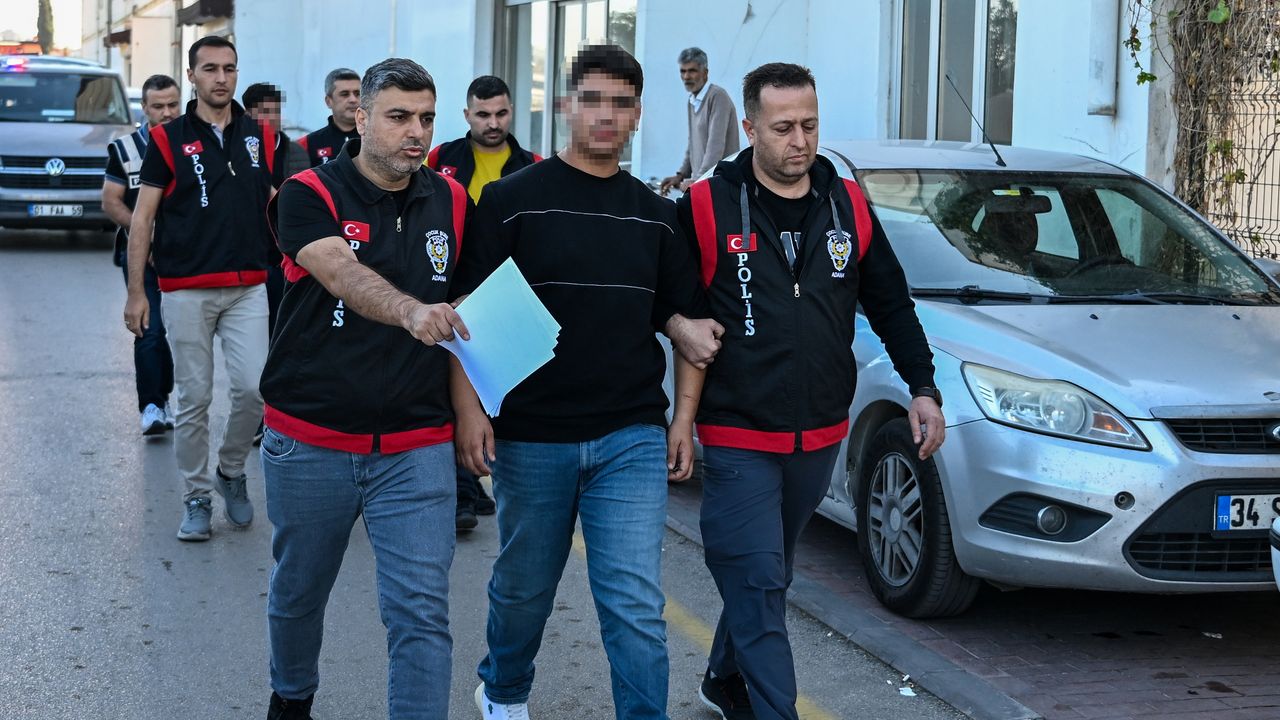 Adana'da 3 lise öğrencisinin yaralandığı bıçaklı kavgayla ilgili 1 zanlı tutuklandı