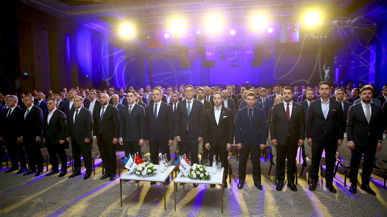 Bakü'de, Avrasya Genç İş İnsanları Forumu düzenlendi