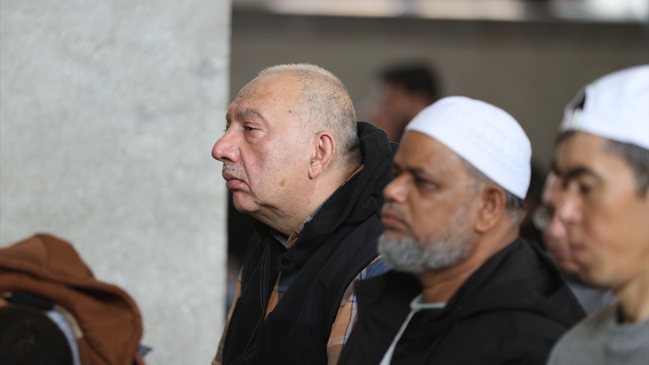 Gürcistan'da düşen askeri kargo uçağında şehit olan askerler için Tiflis'te Kur'an-ı Kerim okundu