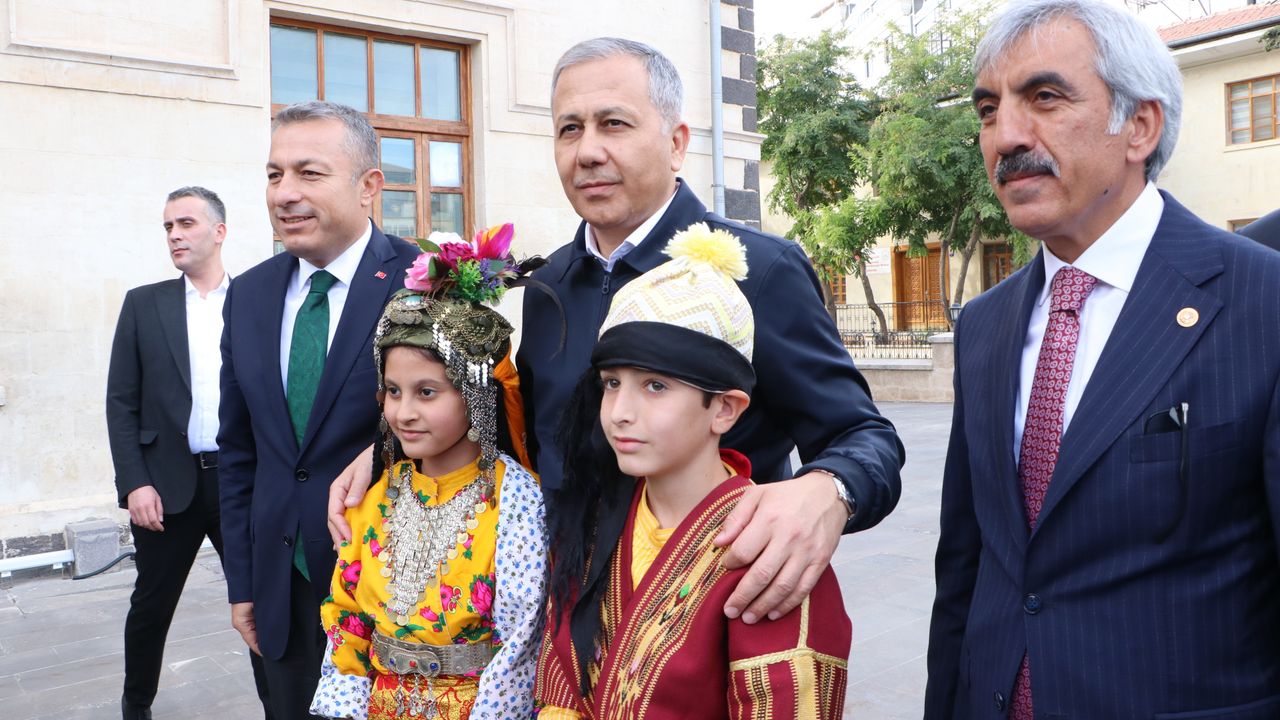 İçişleri Bakanı Yerlikaya, Kilis'te ziyaretlerde bulundu