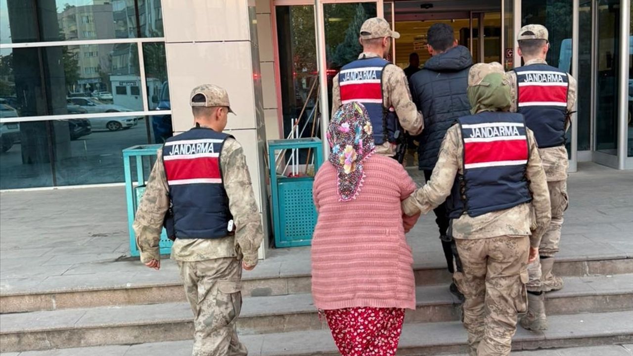 Kilis'te bir kişinin tüfekle öldürülmesine ilişkin karı koca tutuklandı