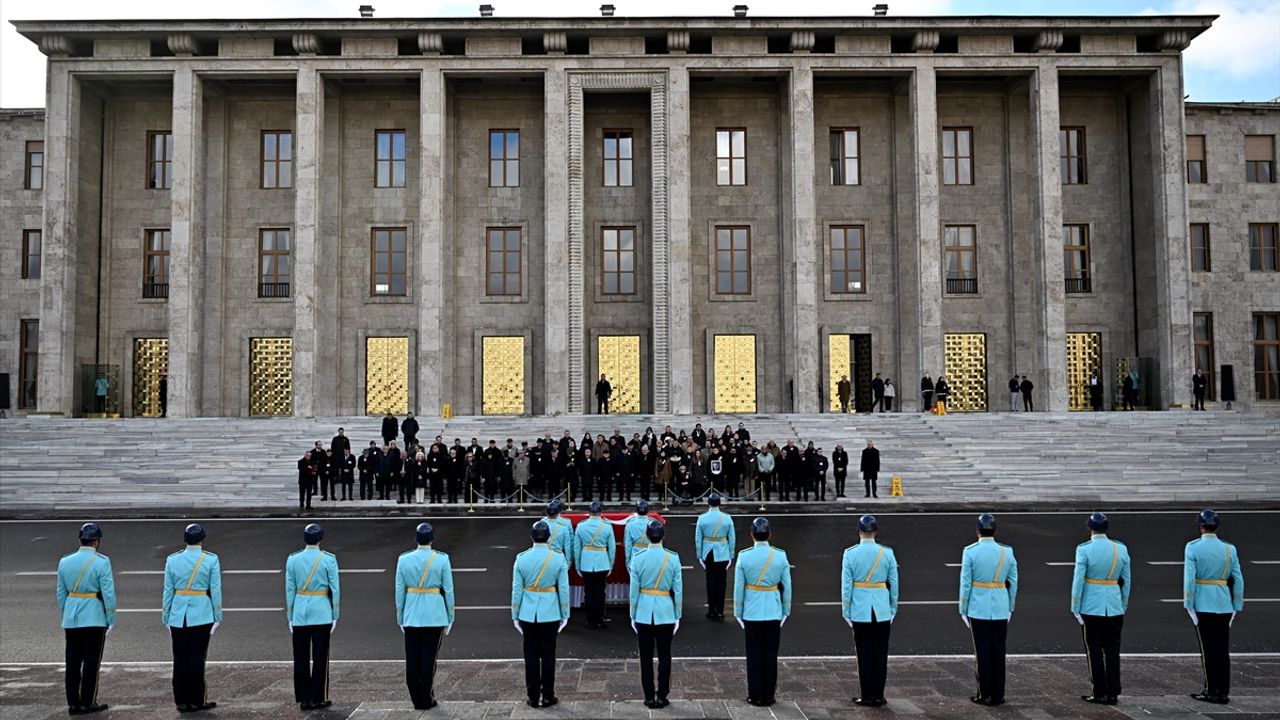 Eski TBMM Başkanvekili Palaoğlu için Meclis'te cenaze töreni düzenlendi