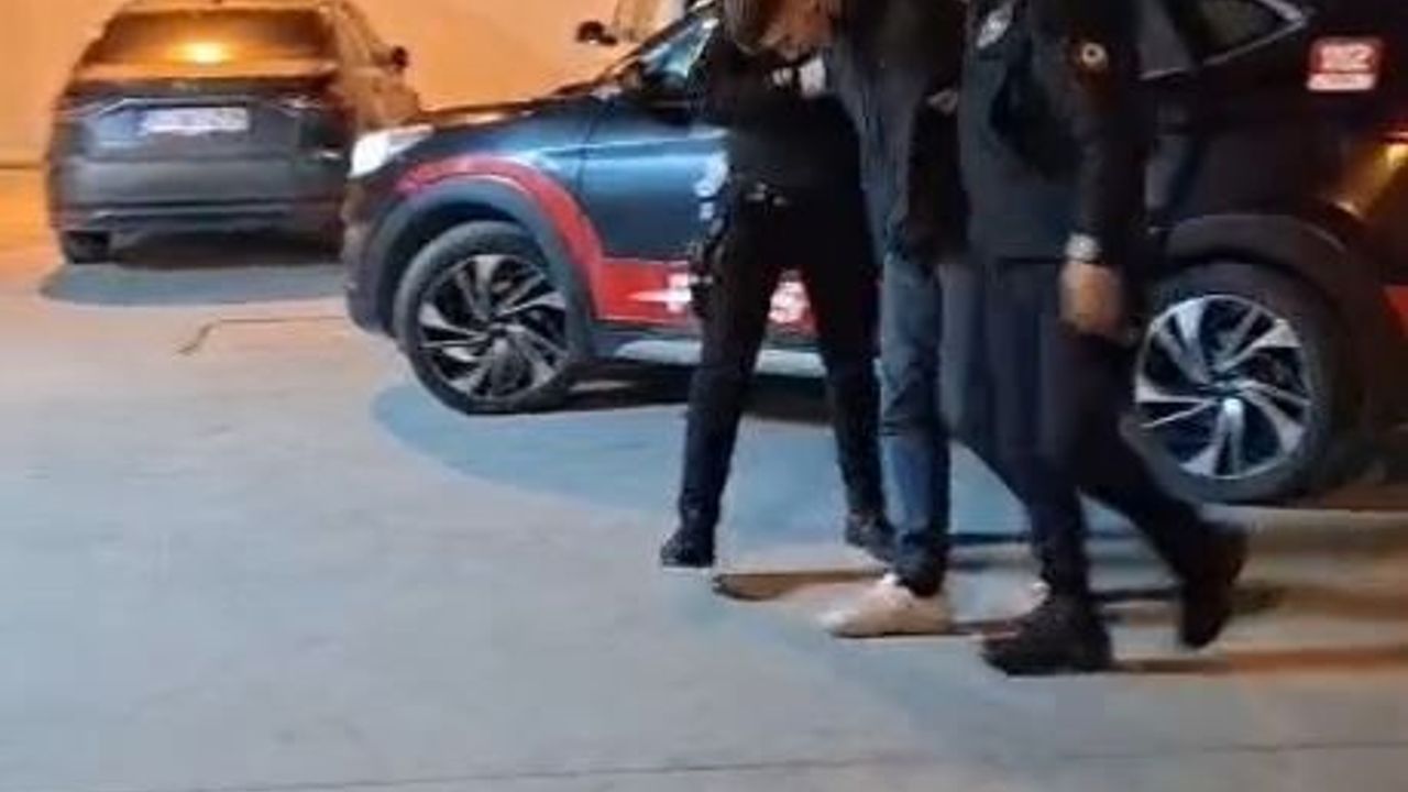 Arnavutköy'de polisten kaçan şüphelinin üzerinden uyuşturucu çıktı