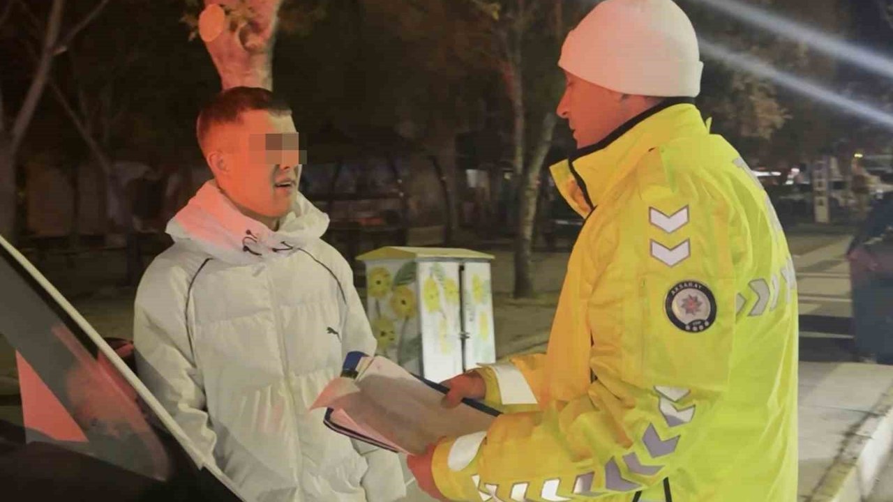 'Dur' ihtarına uymayıp polisten kaçtı, yakalanınca 'Hiç mi insafınız yok' deyip ağladı