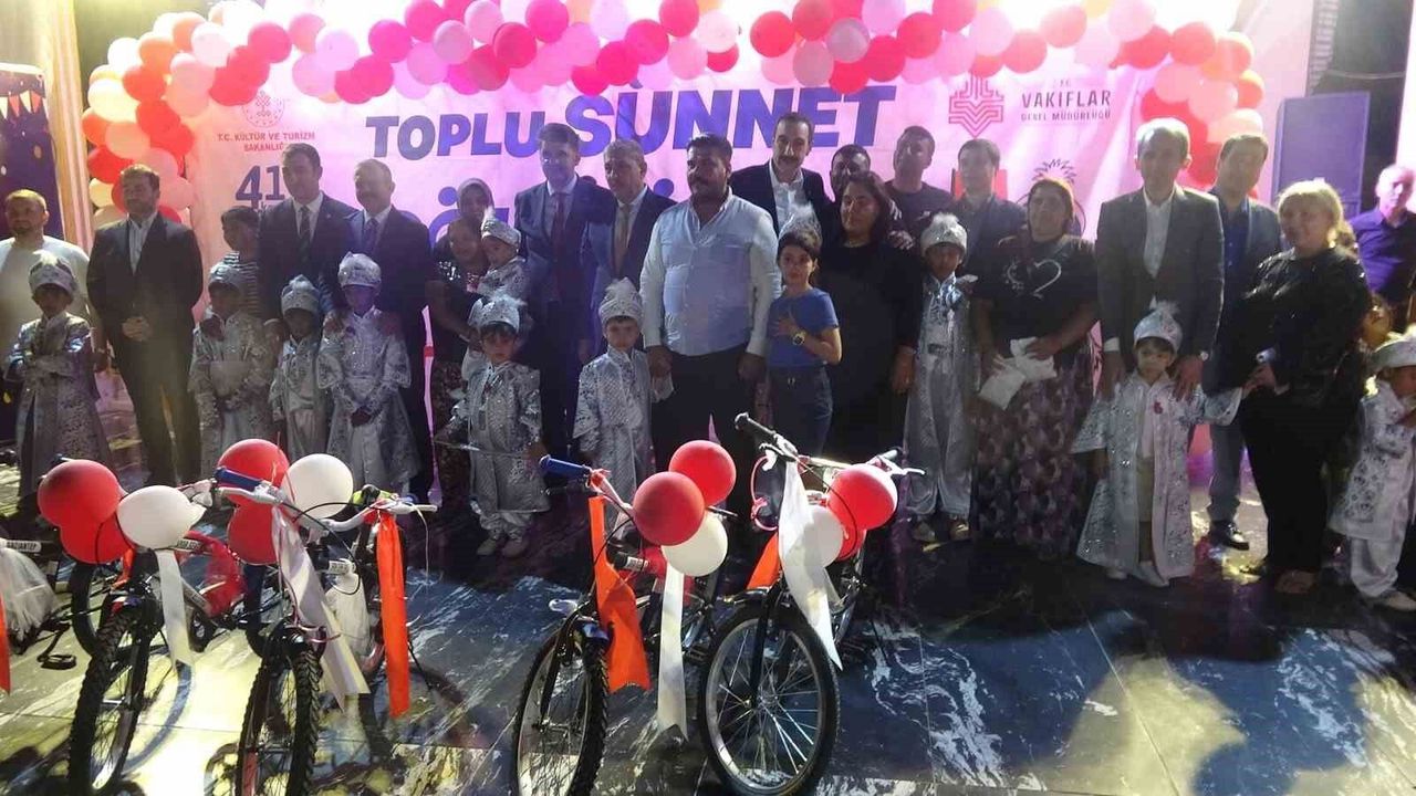 Kilis'te geleneksel sünnet şöleni: 25 çocuk sünnet oldu