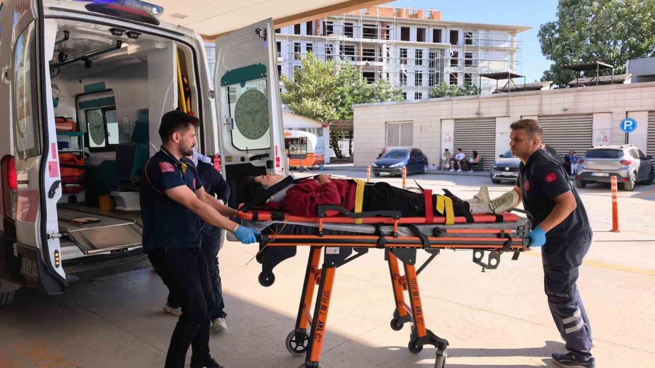 Bursa'da kontrolden çıkan motosiklet dere yatağına uçtu: 1 yaralı