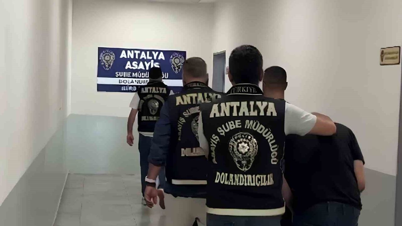 Kuyumculara sahte altın diş satan şüphelilere, polisten 'Gülen yüz' operasyonu