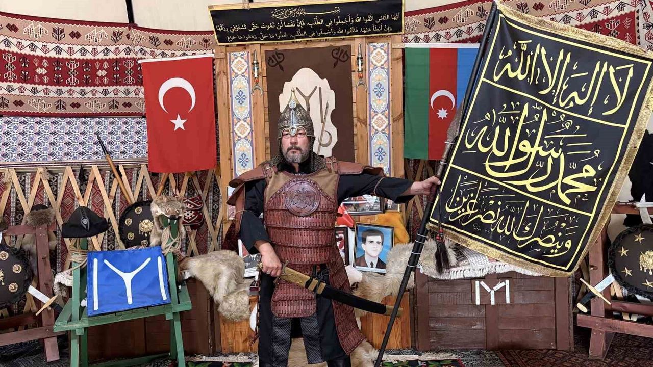 Kendi kurduğu otağında Malazgirt Zaferi'nin 955. yıl dönümünü kutladı