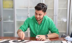 Amasya Üniversitesi öğrencileri 1800 yıllık elma ağacı motifli mozaiğin kopyasını yaptı