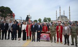 Edirne'de Jandarma Mehteran Birliği, İstanbul'un fethinin 572. yılı dolayısıyla konser verdi
