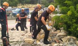 İzmir'de dekoratif beton kemerin yıkılması sonucu doktorun ölmesi, eşinin yaralanmasına ilişkin 2 şüpheli daha gözaltında