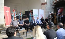 "Mehmed: Fetihler Sultanı" dizisi oyuncuları, Edirne'deki fetih kutlamaları kapsamında gençlerle buluştu