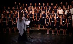 Samsun Devlet Opera ve Balesinin 'çocuk korosu' konser verdi
