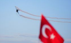 SOLOTÜRK'ten İstanbul'un fethinin 572. yıl dönümüne özel gösteri uçuşu
