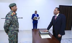 Sudan'da yeni atanan başbakan İdris, yemin ederek görevine başladı