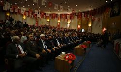 Yeniden Refah Partisi Genel Başkanı Erbakan, partisinin Erzurum kongresinde konuştu: