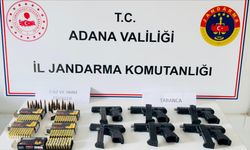 Adana'da bir evde 6 ruhsatsız tabanca ele geçirildi
