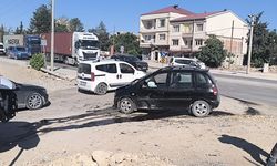 Adıyaman'da iki otomobilin çarpıştığı kazada 4 kişi yaralandı