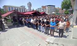 Ankara'da fabrikada sızan gazdan etkilenerek ölen 2 işçinin cenazesi defnedildi