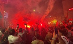 Artı Değer Vanspor'un, Trendyol 1. Lig'e yükselmesi Van'da coşkuyla kutlanıyor