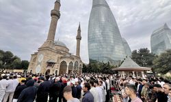 Azerbaycan'da bayram namazı kılındı