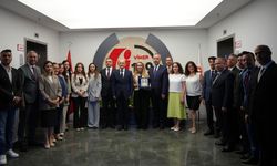 Bakan Şimşek, yurt dışından ödül alan VİMER'i ziyaret etti