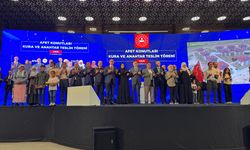 Bakan Yerlikaya, Van'da Afet Konutları Kura Çekimi ve Anahtar Teslim Töreni'nde konuştu: