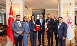 Başkentte devlet protokolünü 'kırmızı dipli mum' ile Kırkpınar'a davet sürüyor