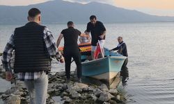 Botla açıldığı İznik Gölü'nde mahsur kalan kişi kurtarıldı