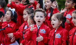 Bursalı minikler savunma sanayisi araçları için çektikleri klibi TEKNOFEST montlarıyla yeniledi