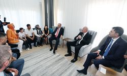 Cumhurbaşkanı Erdoğan, Kahramanmaraş'ta depremzede bir aileyi ziyaret etti
