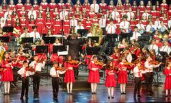 Cumhurbaşkanlığı Çocuk Orkestrası ve Korosu İstanbul'daki ilk konserini AKM'de verdi