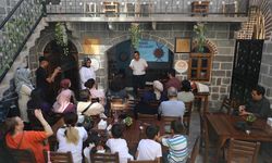 Diyarbakır'da 'Bilim Kafe' etkinliğinde tümörün nasıl oluştuğu anlatıldı