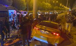Diyarbakır'da devrilen taksideki 2 kişi yaralandı