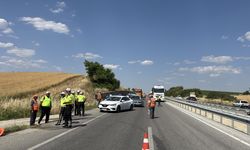 Edirne'de ağaca çarpan otomobildeki 5 kişi öldü, 1 kişi yaralandı