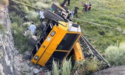 Erzurum'da devrilen vincin altında kalan operatör hayatını kaybetti