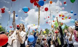 Esenler'de kanseri yenen 7 yaşındaki Selim için balon uçuruldu